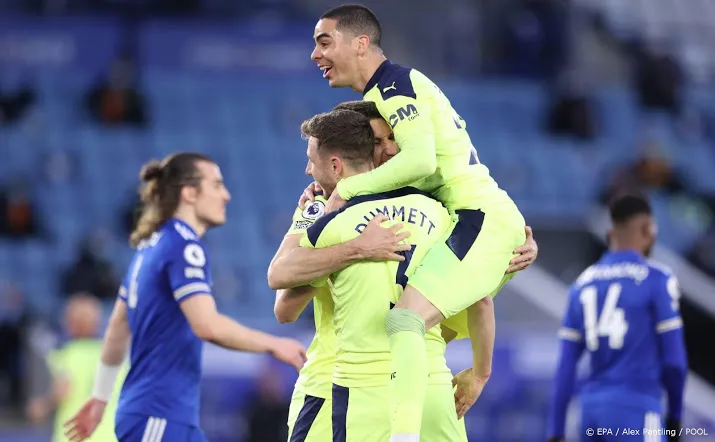 leicester city lijdt kostbare nederlaag 2 4 tegen newcastle
