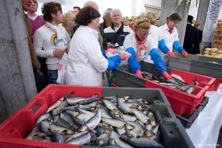 leidens ontzet in coronastijl hutspot en haring thuis eten