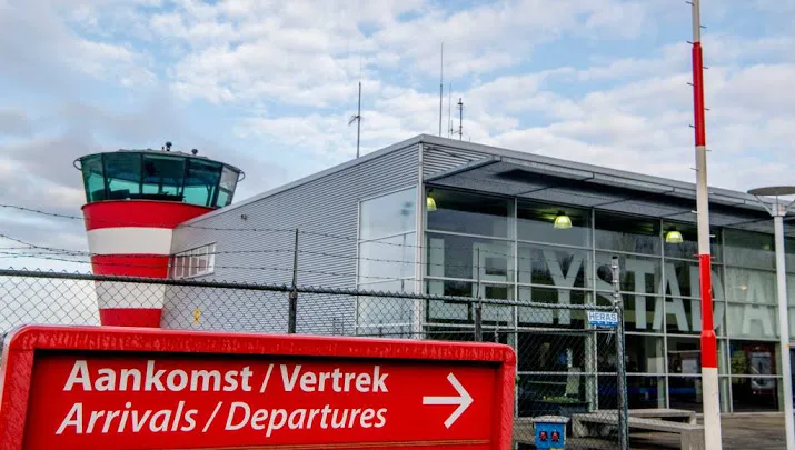 lelystad airport rekent op opening in 2020