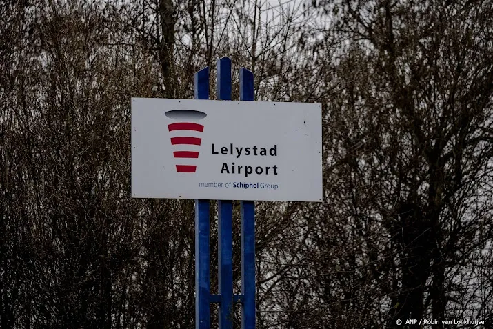 lelystad airport verdeelt provinciale en landelijke partijen