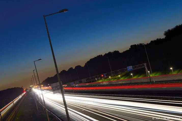 licht s nachts weer aan op snelwegen