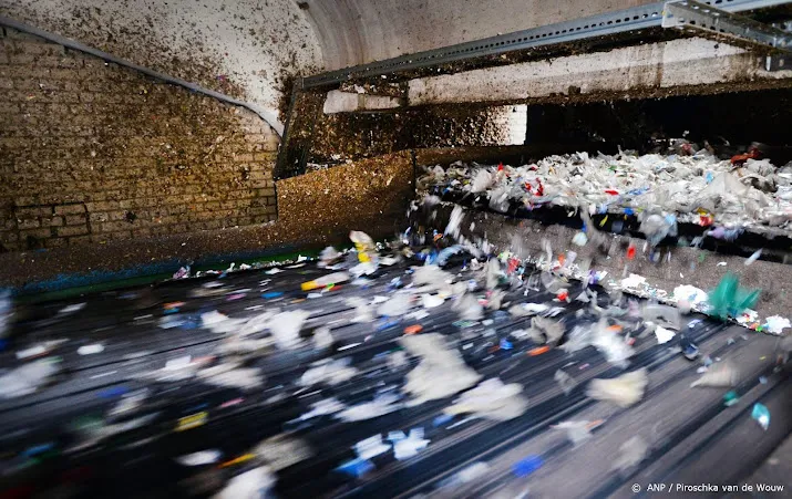 lidl voert statiegeld in op alle plastic sapflessen
