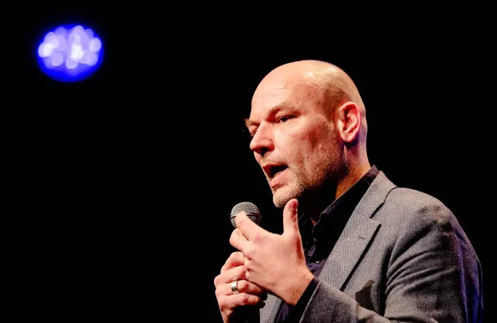 lijsttrekkers amsterdam flirten al met elkaar