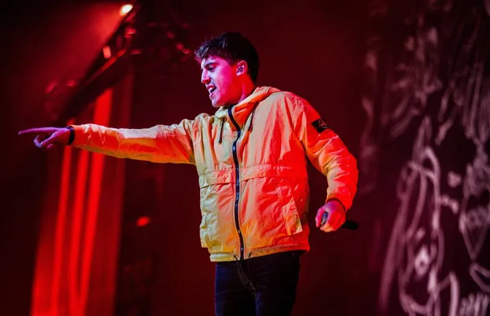lil kleine geeft extra show