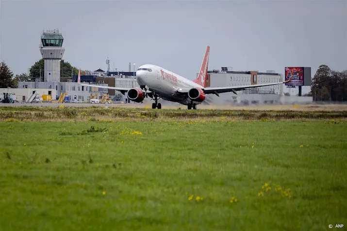 limburgs vliegveld acht weken dicht om baanrenovatie