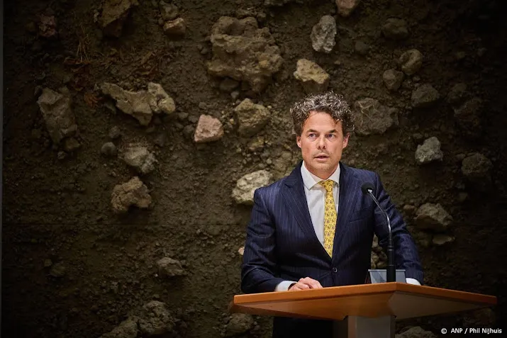 lintje voor afzwaaiend kamerlid van wijngaarden vvd