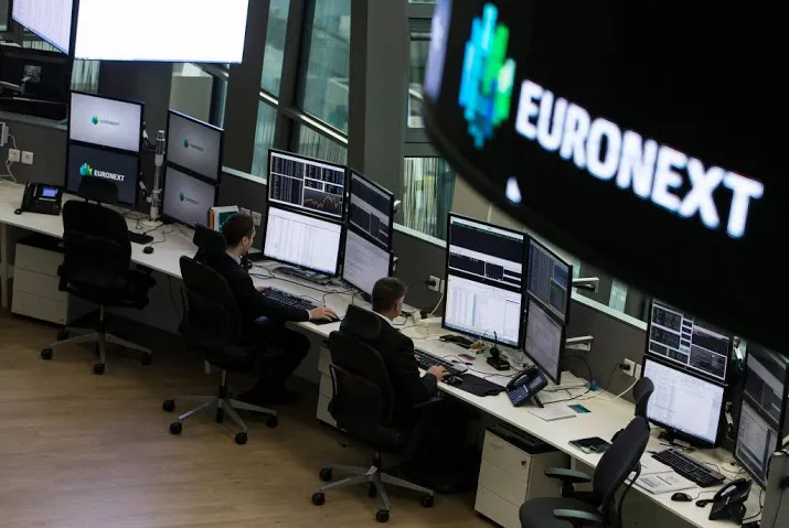 lira en handelszorgen drukken beurzen