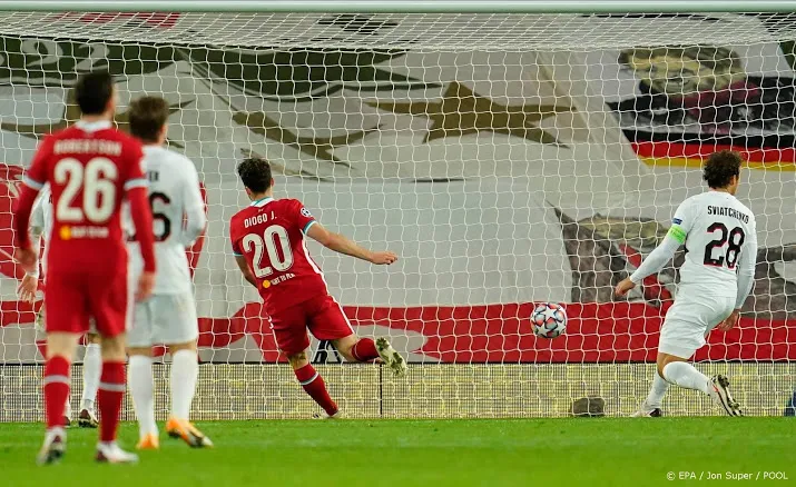 liverpool met tweede keus maar net langs midtjylland