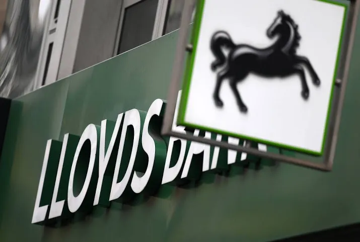lloyds schept 2000 banen bij herstructurering