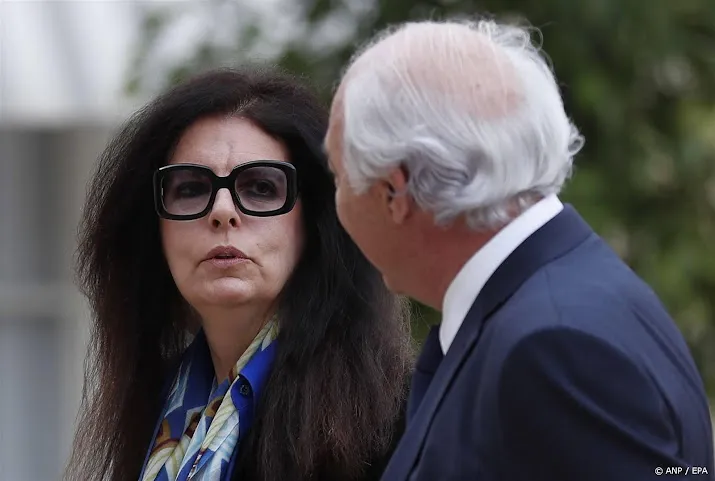 loreal erfgename eerste vrouw met vermogen boven 100 miljard