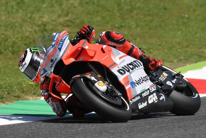 lorenzo pakt eerste zege van seizoen