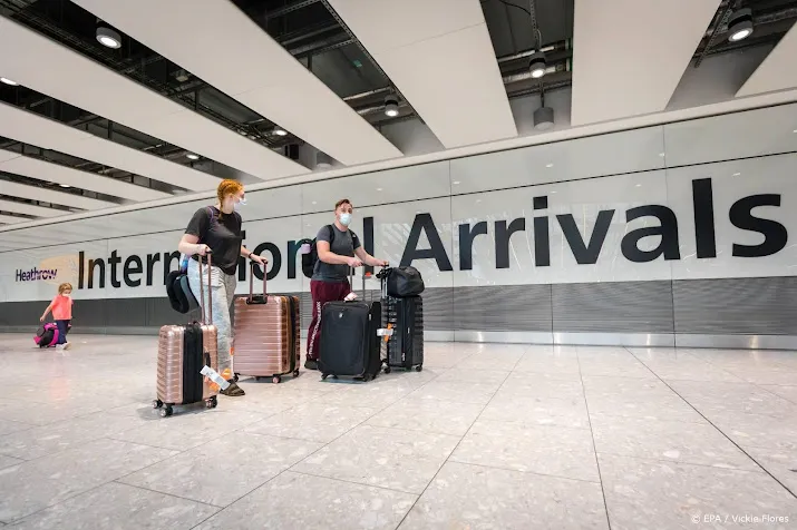 luchthavens in londen en parijs schrappen meer vluchten