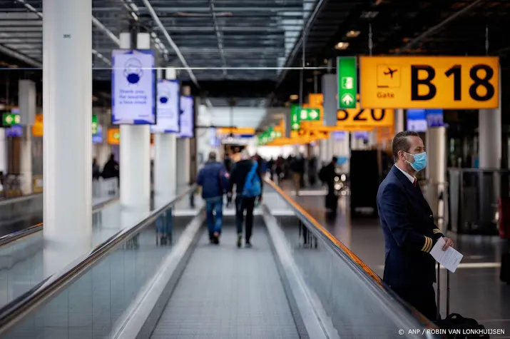 luchtvaartbranche komt met coronapaspoort voor reizigers