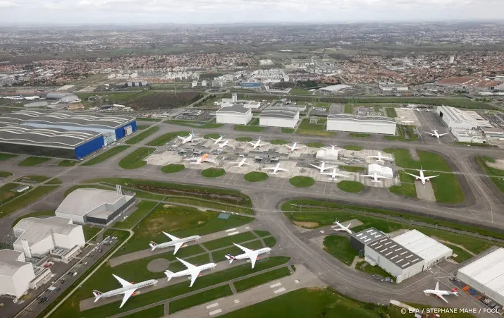 luchtvaartbranche maant tot haast met coronapaspoort