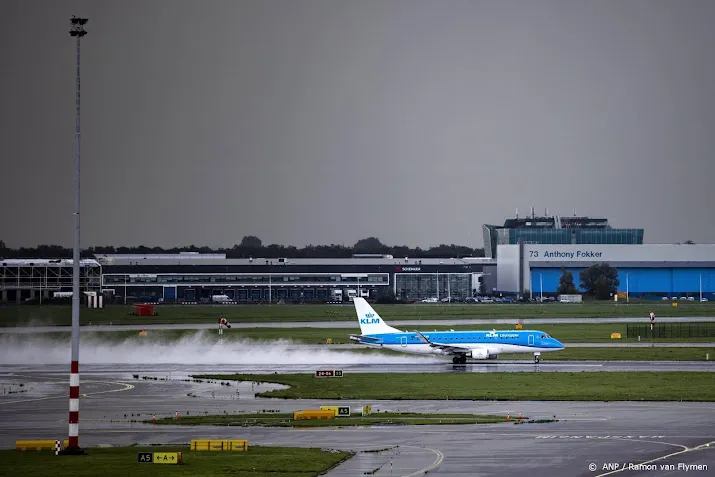 luchtvaartmaatschappijen niet blij met schiphol