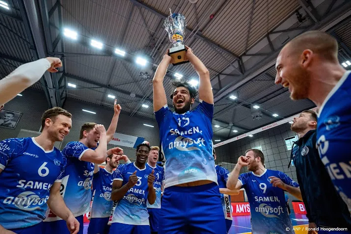 lycurgus overleeft negen wedstrijdpunten en wint beker