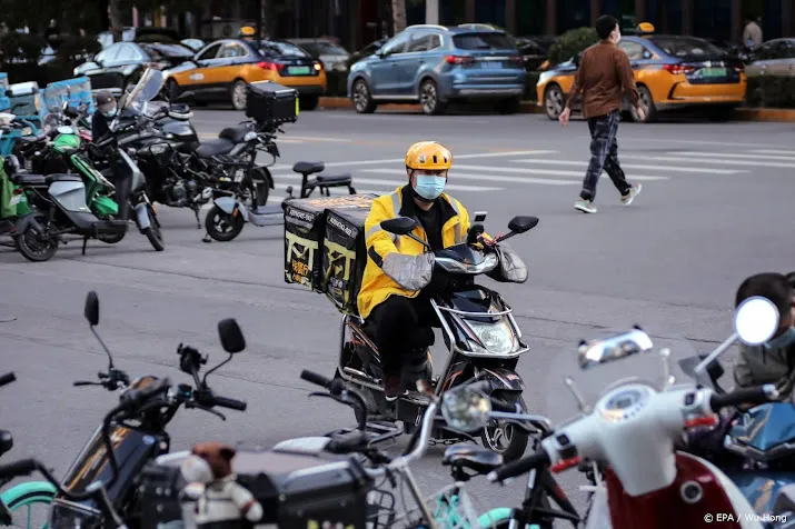 maaltijdbezorger meituan herstelt op hongkongse beurs na koersval