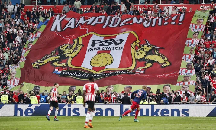 maandag huldiging landskampioen psv