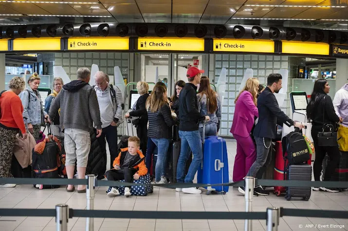 maandag was druk maar beheersbaar volgens schiphol