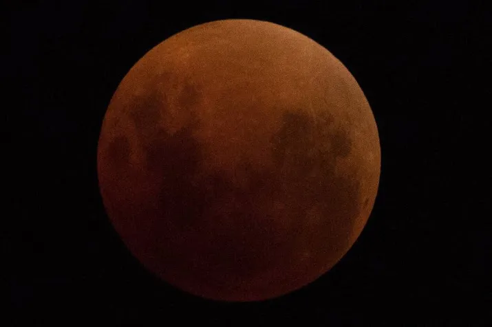 maansverduistering vrijdagavond goed te zien