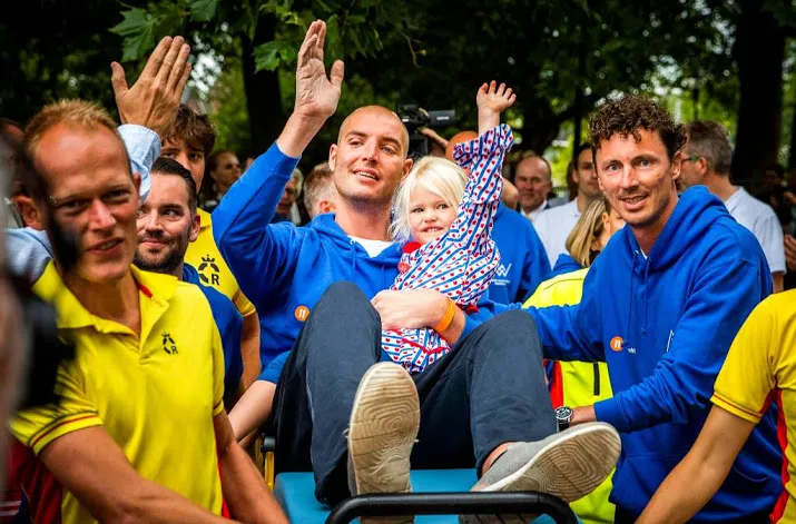 maarten van der weijden zondag gehuldigd