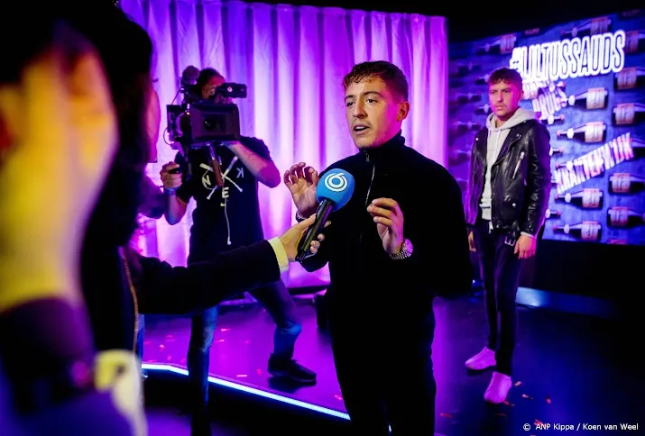 madame tussauds in amsterdam haalt beeld van lil kleine weg