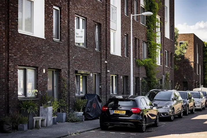 makelaars zien weer felle strijd starters om tussenwoning