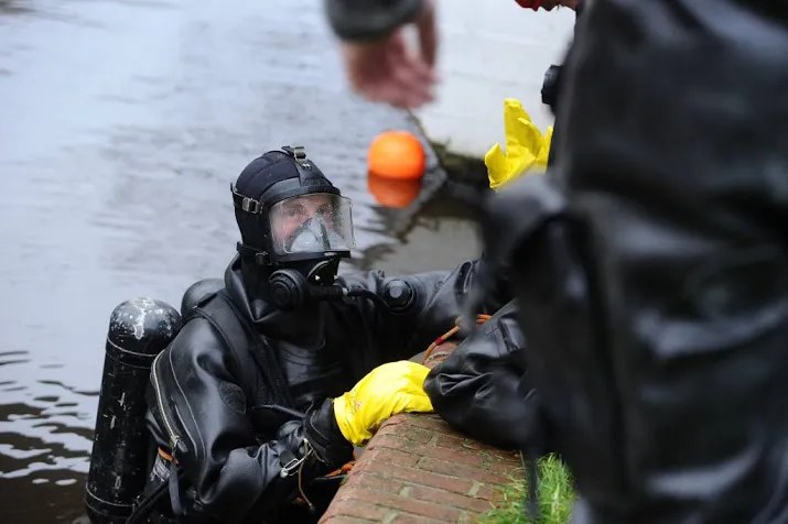 man 21 verdronken in amsterdam