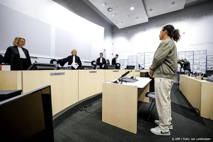 man aangehouden die rechtszaak ali b verstoorde