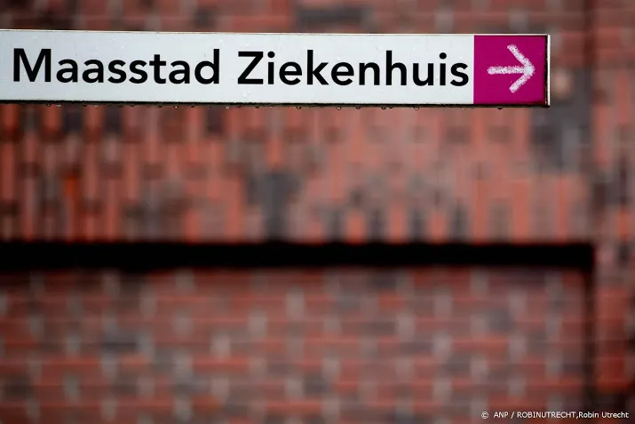 man die dochtertje 8 doodde in ziekenhuis voor de rechtbank