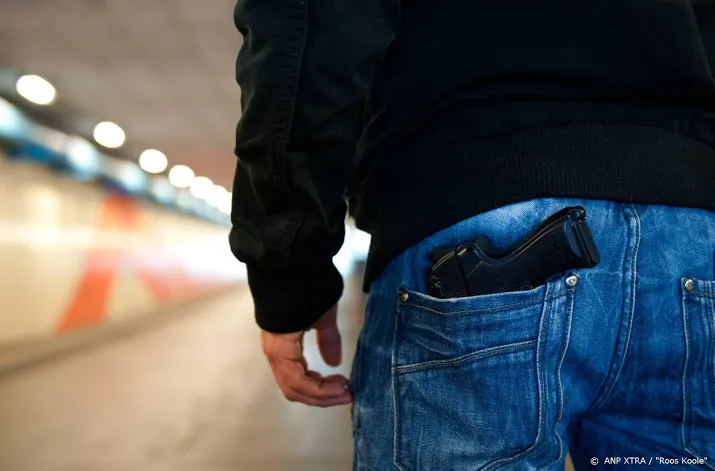 man in amsterdam per ongeluk gedood bij opname videoclip