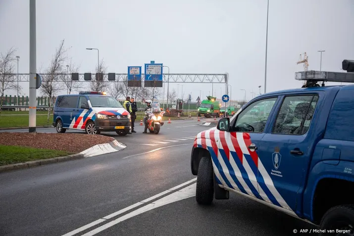 man in haarlem aangehouden voor verdachte situatie schiphol