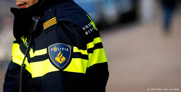 man in rotterdam met slagwapen mishandeld