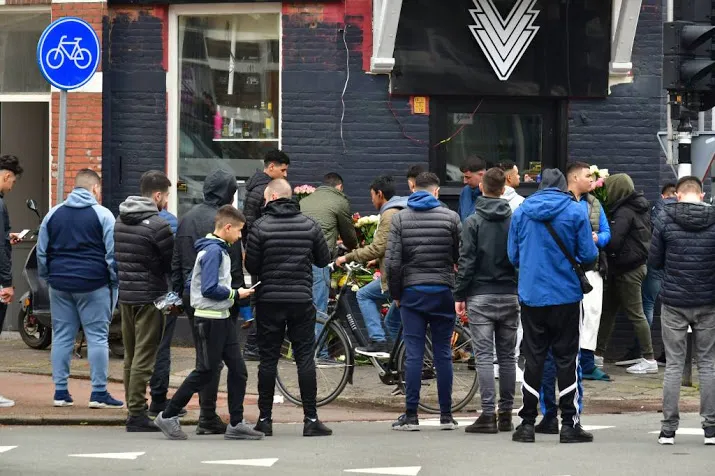 man langer vast voor schietpartij shishalounge