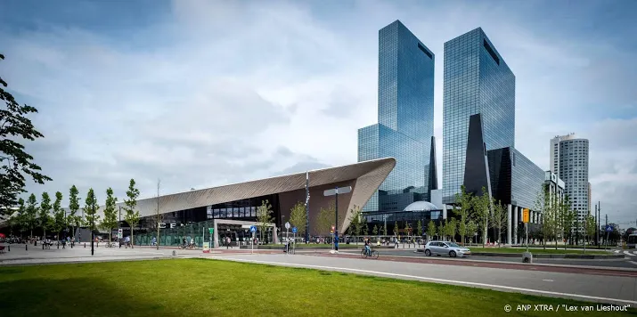 man overlijdt door ongeluk centrum rotterdam