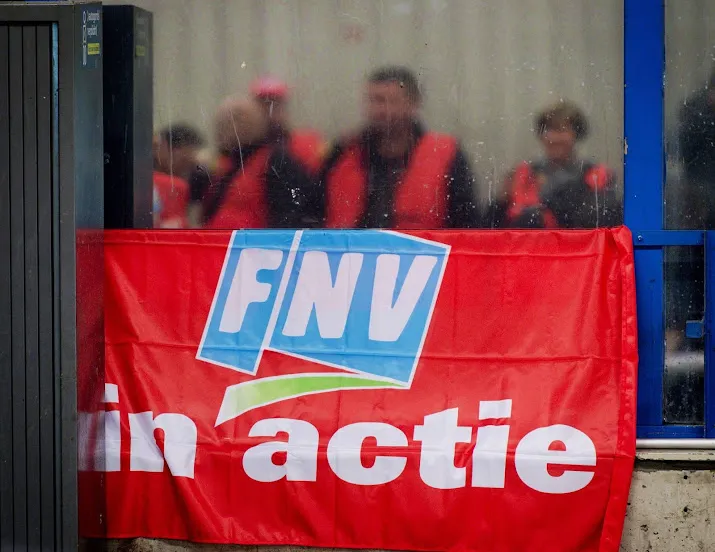 manifestatie fnv in olympisch stadion tegen inkomenscrisis