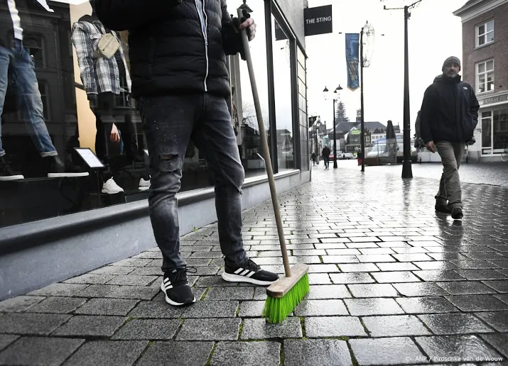 mannen vast voor rellen den bosch beslag gelegd op voertuigen