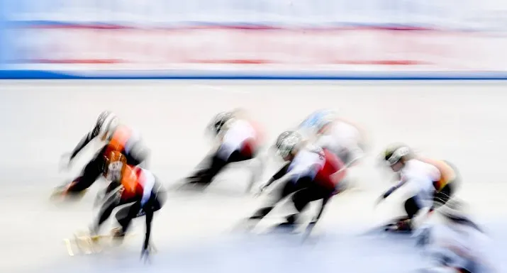 mannenploeg in finale vrouwenteam strandt