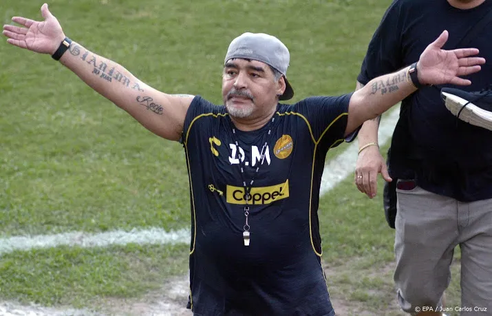 maradona aan de slag in argentinie