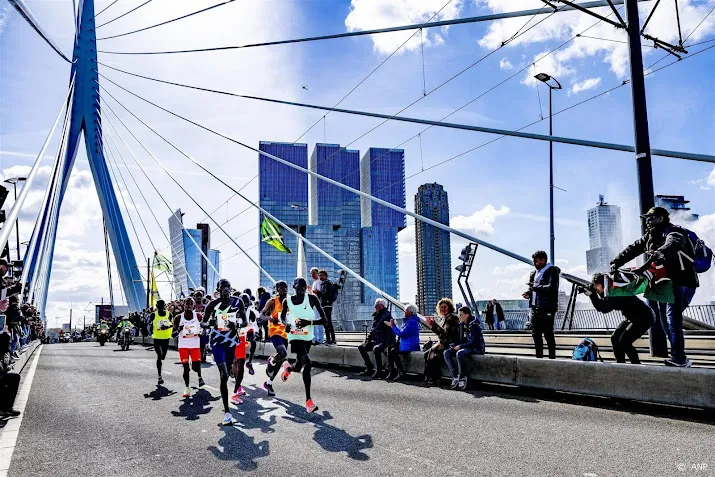 marathon van rotterdam leeft als nooit tevoren 47 000 deelnemers
