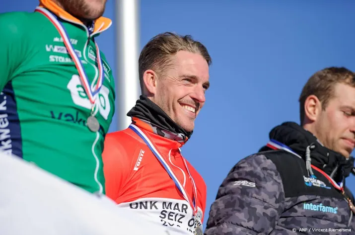marathonschaatser berga stopt als gevolg van hersenschudding