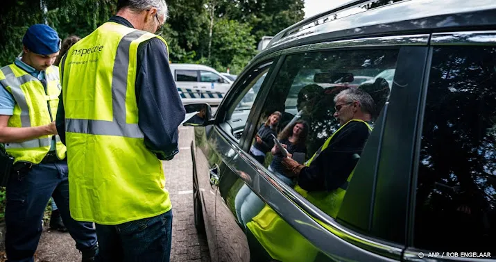 marechaussee drie boetes uitgedeeld bij controle coronabewijs