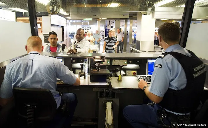 marechaussee geen personeelstekorten op schiphol