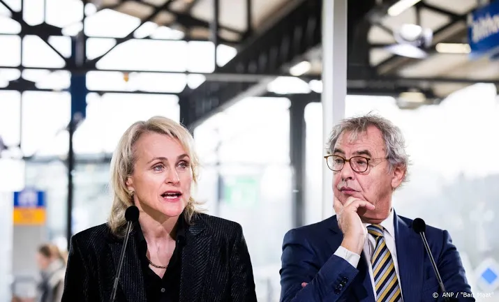 marjan rintel volgt roger van boxtel op als topbestuurder ns