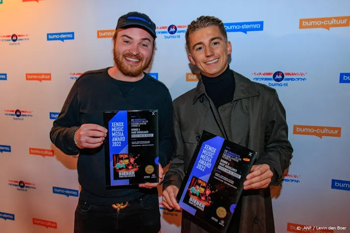 mart hoogkamer en donnie grote winnaars buma nl awards