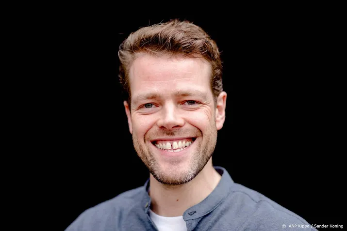 martijn koning doet oudejaarsconference rtl