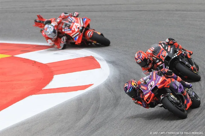 martin profiteert in motogp portugal van crashes concurrenten