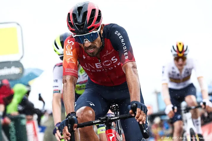 martinez ritwinnaar en nieuwe leider in ronde van de algarve