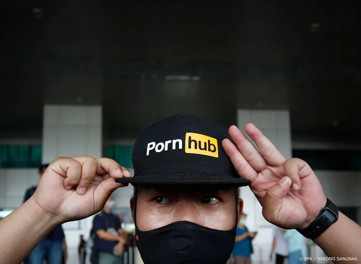 mastercard breekt banden met pornhub om misbruikaantijgingen
