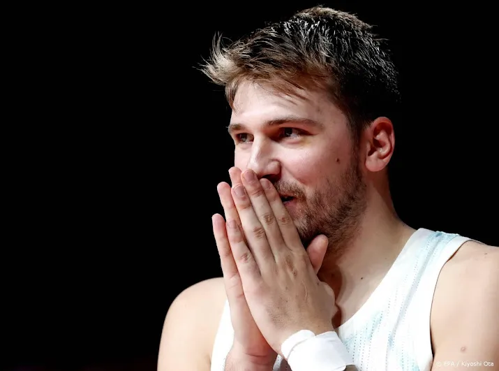 mavericks winnen zevende duel en bereiken conference finals nba